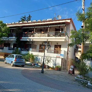 Ξενοδοχείο με διαμερίσματα Agni -enoikiazomena Diamerizmata, Kallithea (Chalkidiki)